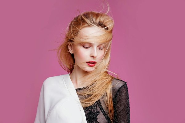 Christian louboutin femme : révélez votre élégance avec le soulier iconique